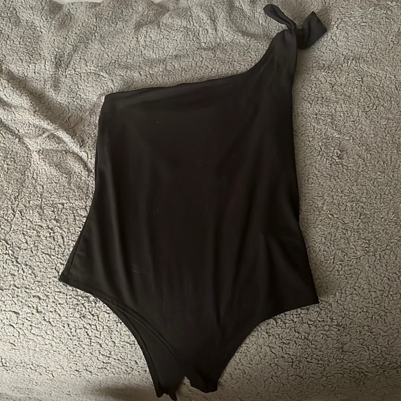 gaze Tops - One shoulder body suit